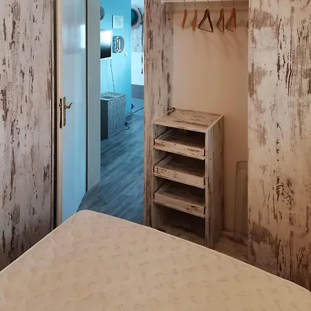 2 Bedroom In Διαμέρισμα Petrcane