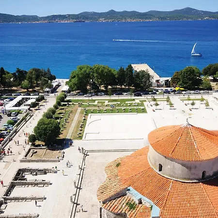 Διαμέρισμα 2 Bedroom In Petrcane