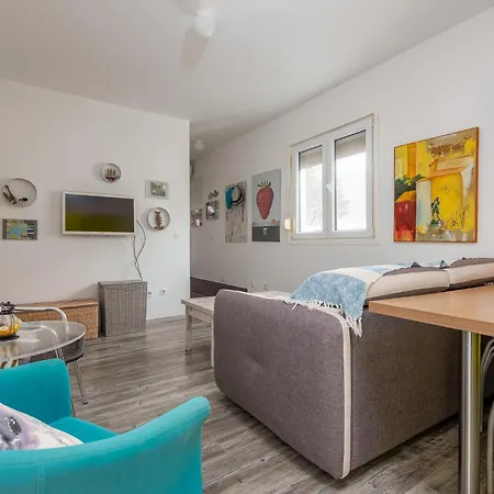 2 Bedroom In *