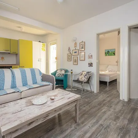 2 Bedroom In *